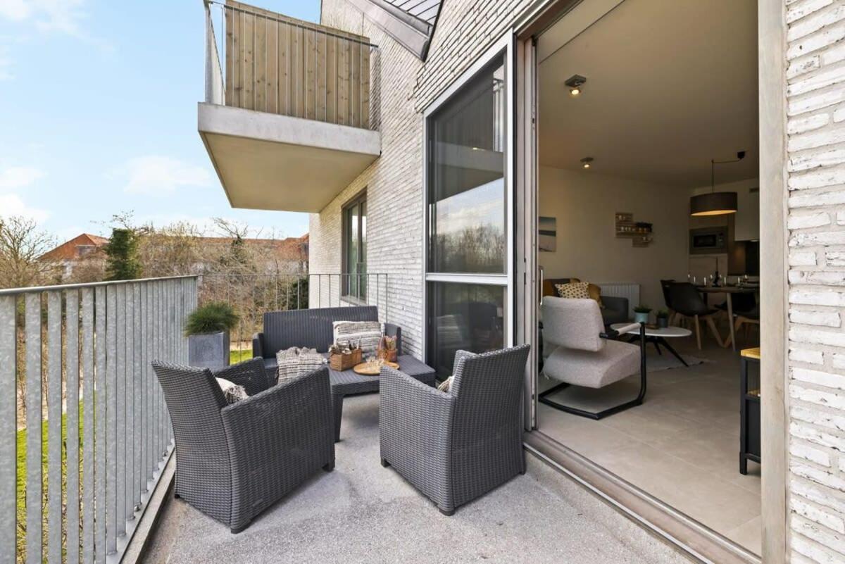 Huswell - Apartment With Natural Swimming Pool Middelkerke Bagian luar foto