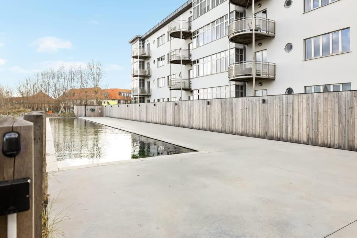 Huswell - Apartment With Natural Swimming Pool Middelkerke Bagian luar foto