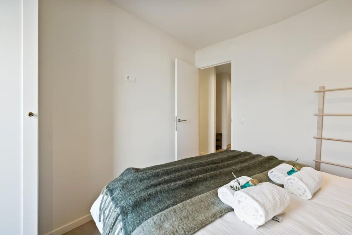 Huswell - Apartment With Natural Swimming Pool Middelkerke Bagian luar foto